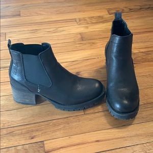 Bull boxer healed Chelsea boot